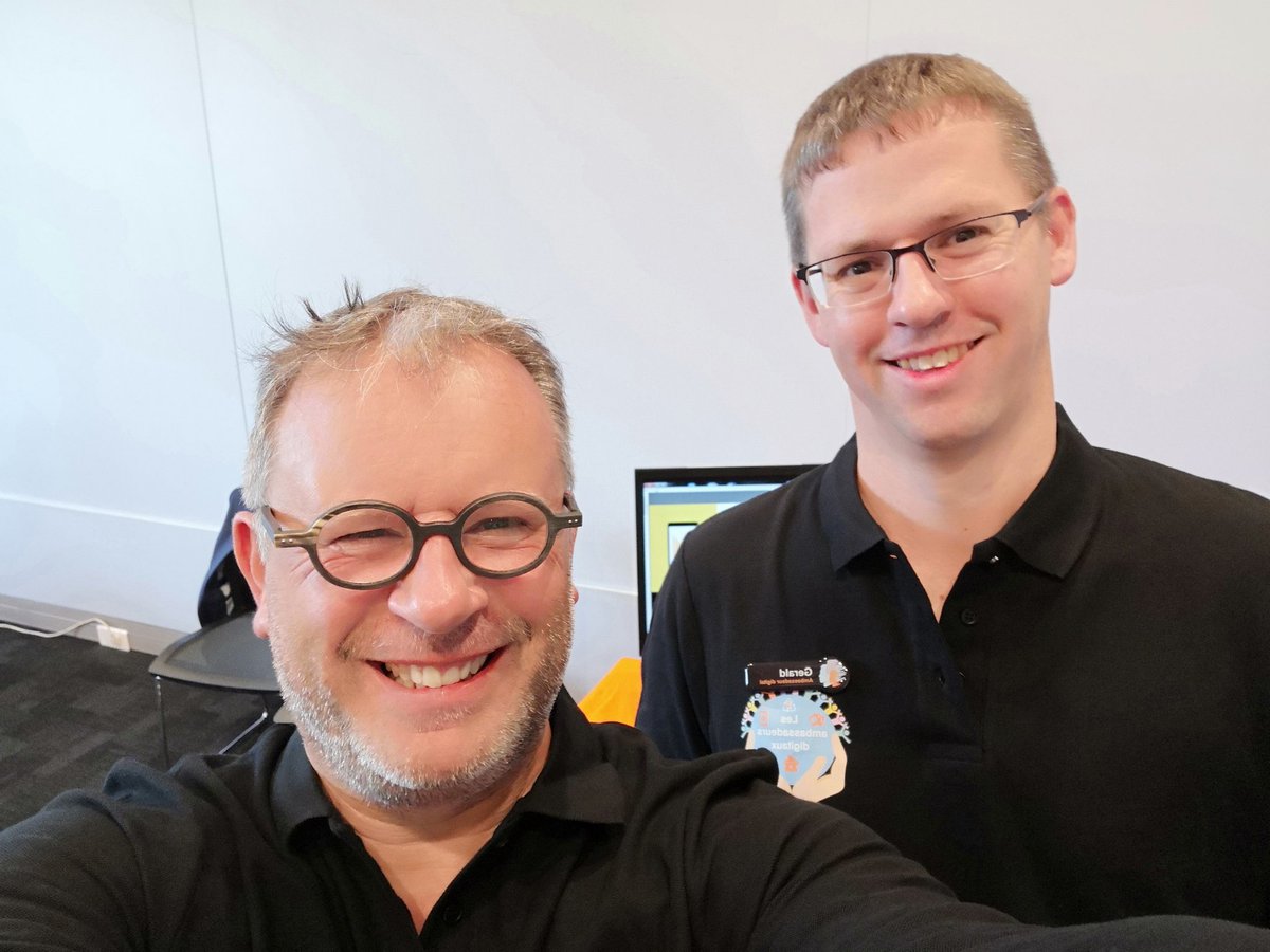 jacquetluc's tweet photo. On est prêt pour le séminaire de le filiale RH #Orange_Nord  #DigitRH
Avec @geralddefoing digital inside
#KDS
@JeanyvesThery
@RactMadoux https://t.co/KNTqhePhff