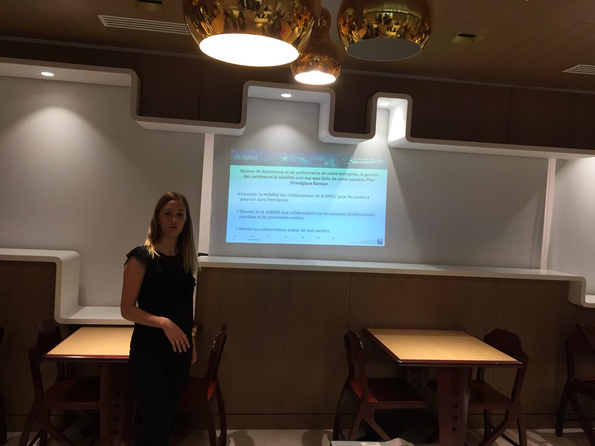 CelineBous's tweet photo. Le digital et les RH ! Présentation de Mobiliway, Jump et la Bourse à l’emploi par Mégane VIVILLE et Khadija BEN YOUSSEF lors du Digital Café https://t.co/S0eFoqZ0Kz
