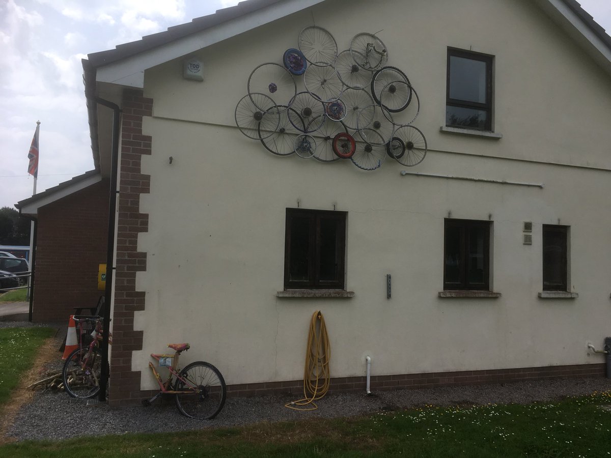 UskTownCouncil's tweet photo. Wow Usk Scouts have βwheelieβ done a great job on the Scouts Centenary Hall for the Usk Bike Off - itβs right next to the @Velothon feed station in Usk! Well done! #cycleusk #velothonwales #velothon https://t.co/48mYoV381H