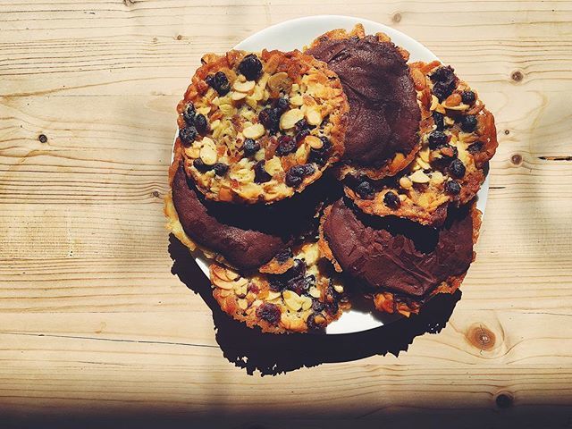 finchhouseorp's tweet photo. Our tasty Florentines happen to be #GlutenFree👌🏻🤤 #madebyus #bakery #maidstone #orpington #tonbridge #glutenfreecake https://t.co/2aCSayw7Wt https://t.co/E5AVsGXmnU