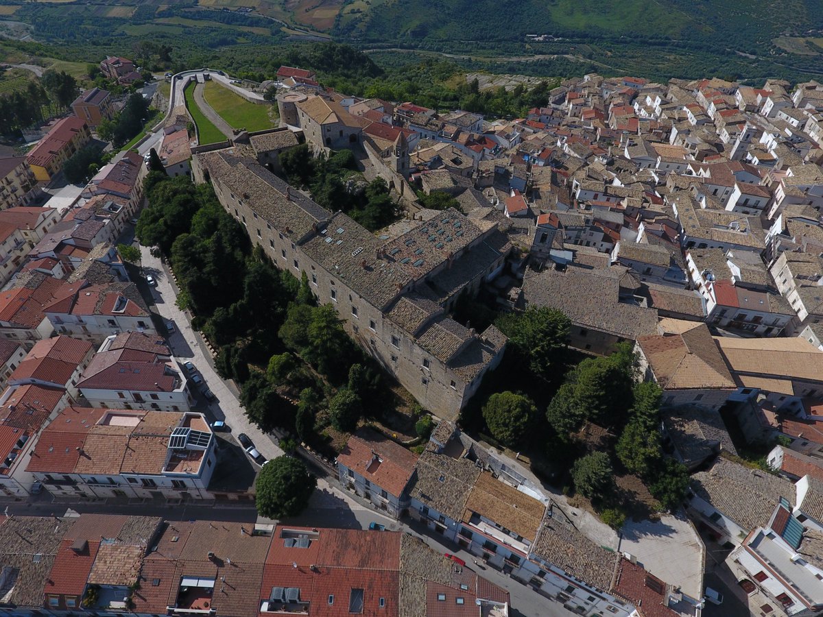 ArcheoLogica's tweet photo. E' iniziata la campagna "I luoghi del cuore" @Fondoambiente. Noi sosteniamo la candidatura dei Giardini pensili di Bovino, bellissimo borgo dei Monti Dauni. Sarebbe un ulteriore tassello alla meravigliosa offerta di questo paese. Ecco il link per votare: https://t.co/l4Qe3VmCnT https://t.co/gWaaRqm8ho