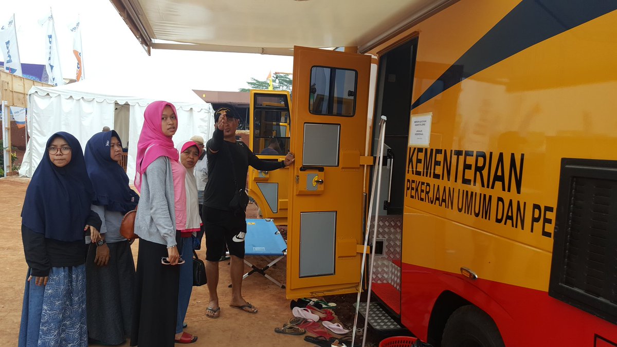 Untuk memberikan kemudahan dan kenyamanan para pemudik @ditjenck Kementerian PUPR  @KemenPU telah siapkan mobil toilet dibeberapa reast area Jalal Tol #InfoMudik #PesonaMudik2018