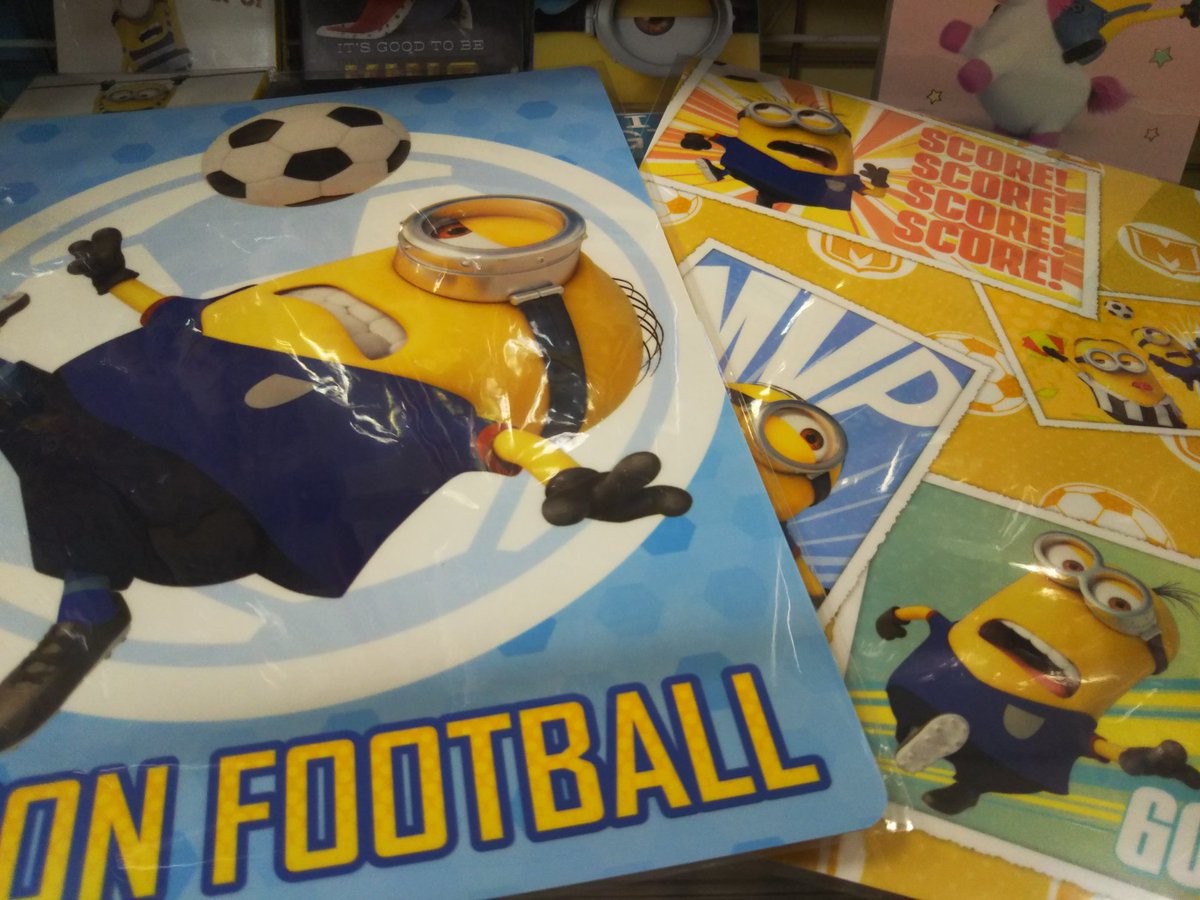 ぽとらっち ミニオンたちもワールドカップ に出たいのかサッカーしちゃってます 笑 可愛いサッカーシリーズ入荷しました 艸 パタパタメモ ノート 下敷き ファイルと文具入荷してまーす ゴ ﾟ ﾟ ル ミニオン 新商品 文具