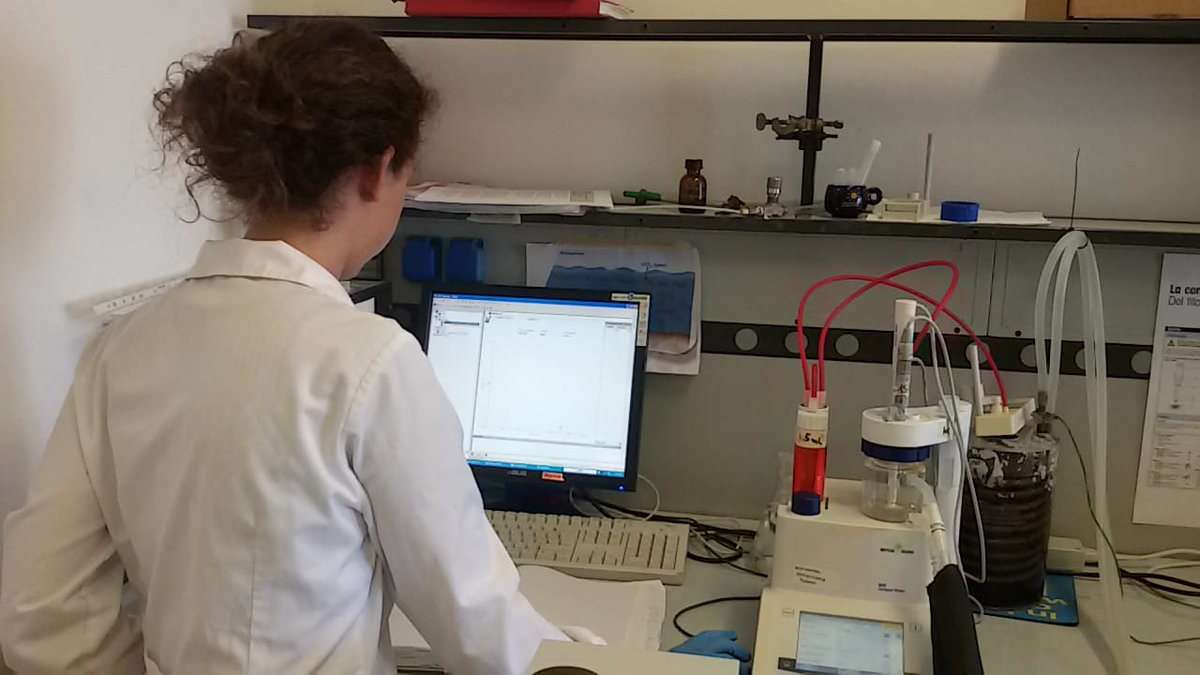 highco2seas's tweet photo. Training on #alkalinity measurements. Ready to start! #oceanacidification #chemistry #carbonatesystem Thanks to Lidia Urbini from #OGS #trieste https://t.co/4WmsmXZ9Ng