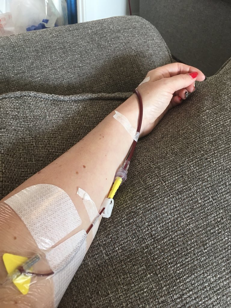 anitawilson81's tweet photo. After 7 chemo cycles my body needed some help, so yesterday I had my first blood transfusion @GiveBloodNHS . Thank you so so much to everyone who donates, this has literally saved my life as I can now have more chemo for fight my @bowelcancer 💗🏆👍💪 https://t.co/v0jhHArwUE