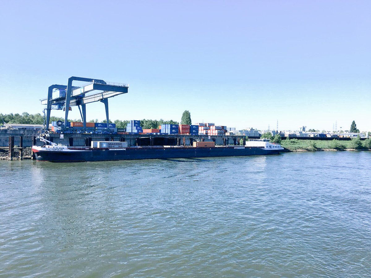 #shipping #containers over #theblueroad to <a href="/PortofAntwerp/">Chinnu Chinnu</a> &amp; <a href="/PortOfRotterdam/">Port of Rotterdam Authority</a> #binnenvaart #winning