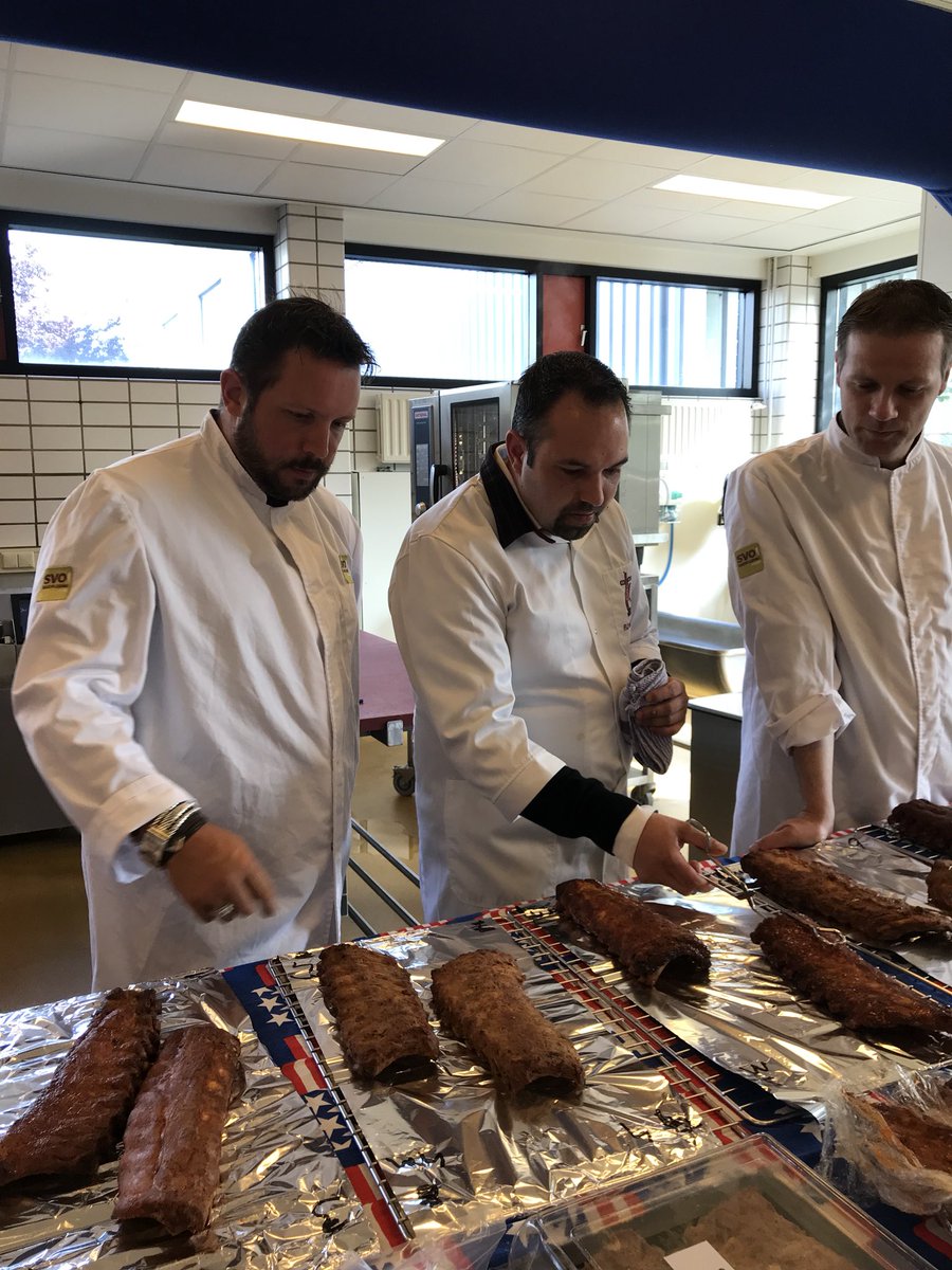 KNSvoorslagers's tweet photo. Finalekeuring #spareribstrophy is gestart! https://t.co/6mi4Q2wDaq
