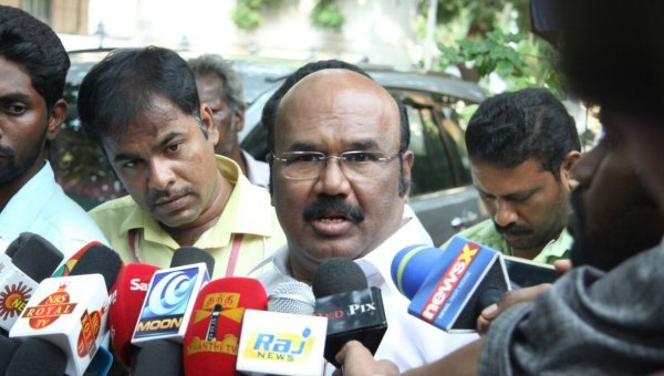 JuniorVikatan's tweet image. &apos;நல்லதே நடக்கும்!&apos; - தகுதிநீக்க வழக்கு குறித்து அமைச்சர் ஜெயக்குமார் | #Jayakumar | #MLAsDisqualificationCase |  bit.ly/2HMnGBZ