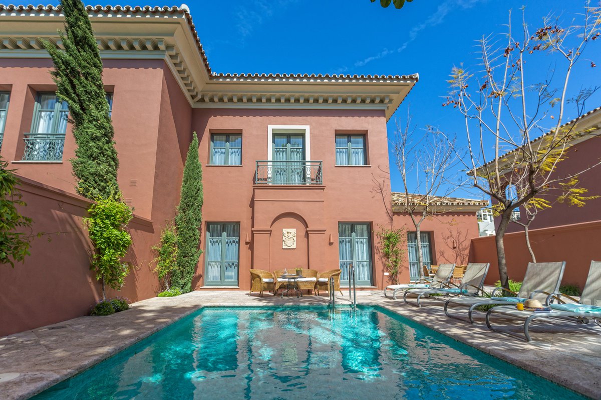 Siéntete como en casa en una de nuestras exclusivas Villas. Será difícil elegir cuál te gusta más.
bit.ly/ExclusiveVilla…