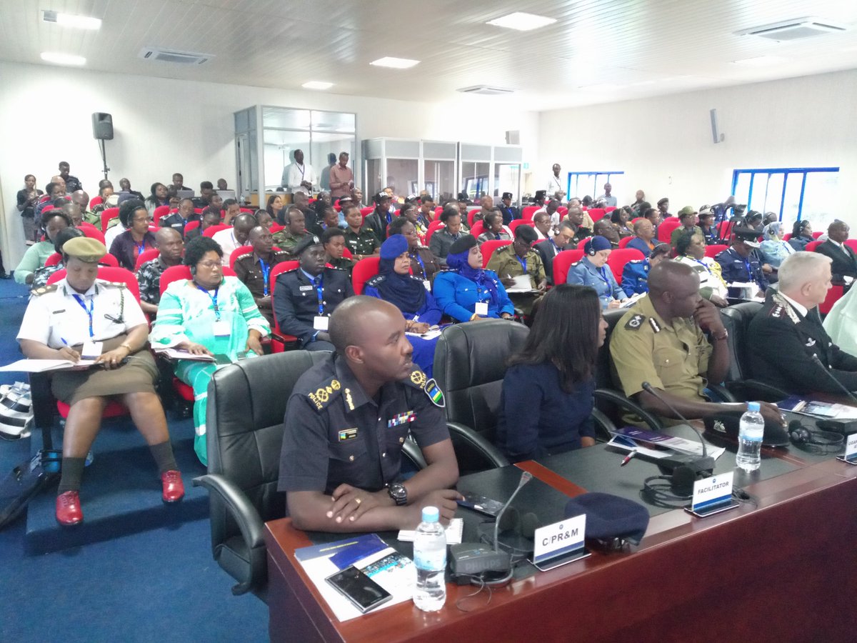 RwandaGender's tweet photo. Speaking at the training on #GBV & #HumanTrafficking, #Rwanda Chief Defense of Staff Gen. #Nyamvumba Patrick said that #Rwanda has pledge full support to fight against #GBV, #HumanTrafficking and online #childp exploitation. @Rwandapolice @RIB_Rw @GenderMonitorRw @RCS_Rwanda https://t.co/agZGjekSqp