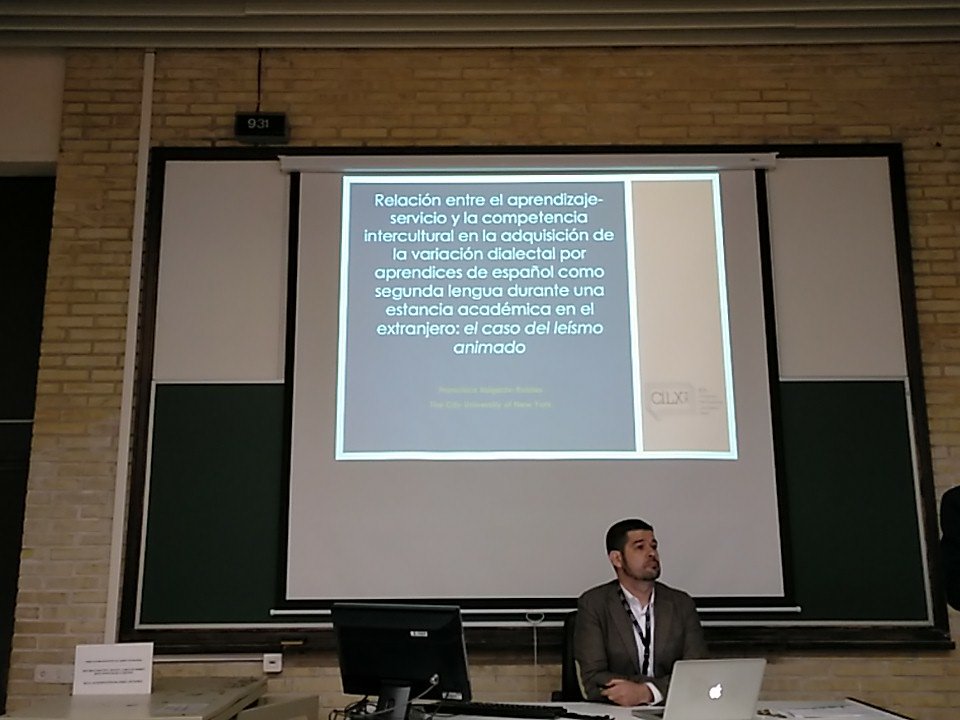 natalialopc's tweet photo. Seguimos en el @cilx2018 con Francisco Salgado-Robles sobre variación dialectal en ELE #CILX2018 https://t.co/P35jCJI5JH