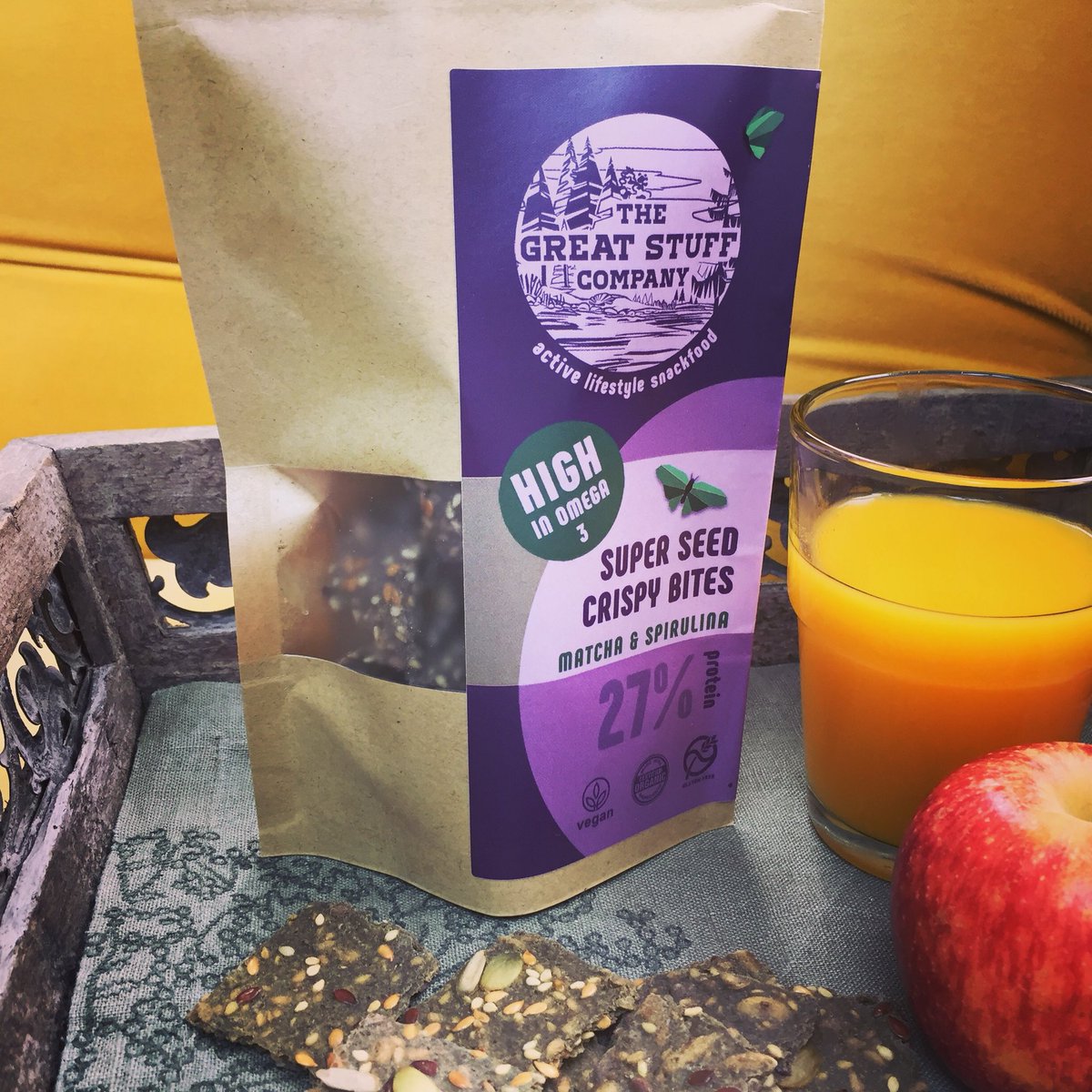 snackinnovation's tweet photo. No time to prepare a healthy breakfast? With our New Super Seed  Crispy Bites with turmeric or matcha &amp; spirulina you get all essential nutrients in one go! 
They are loaded with omega 3s, fibre, high in protein, naturally gluenfree and vegan.  💛
 #wakeuptoorganic
#govegan https://t.co/eos1AGQbxZ