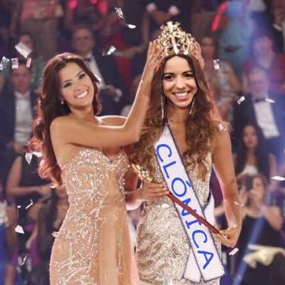 RosaMPrez's tweet photo. #Felizjueves y en especial a #RebeQueen @RebeRebeca12 que hoy es su cumple 👑 te quiero massss reina mora 💗💗💗 https://t.co/uxDSSSZYYf