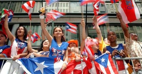 NewYorkAktuell's tweet image. Puerto Rican Day Parade – größtes Event #NewYorks mit mehr als 1 Millionen Beteiligten

Puerto Ricaner sind eine der Hauptbevölkerungsgruppen in New York. Ungefähr einer von 10 New Yorkern hat entsprechenden Migrationshintergrund...
newyorkaktuell.nyc/am-sonntag-war…