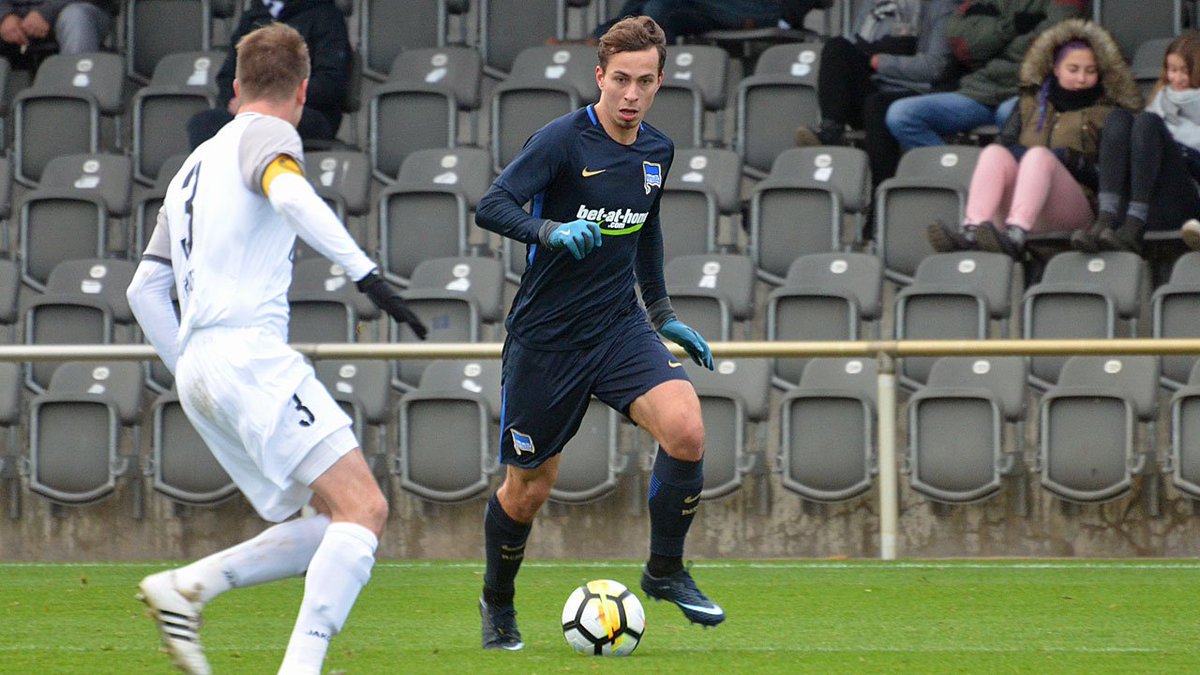 Mit Maximilian 'Maxim' #Pronichev unterschreibt das nächste Eigengewächs unserer Fußball-Akademie einen Profivertrag! 👉 herthab.sc/profi-pronichev #hahohe