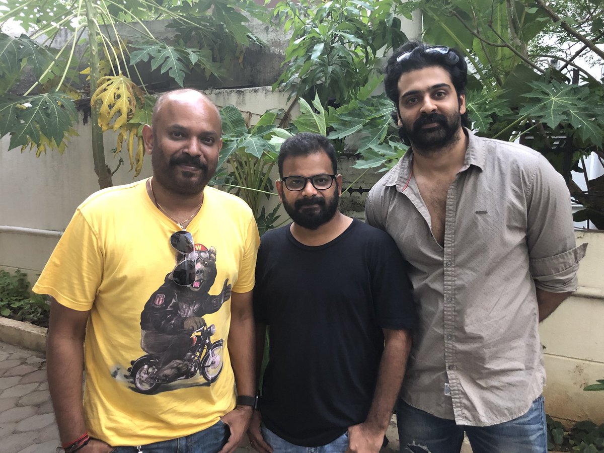 ChennaiTimesTOI's tweet photo. Here's the next trailer of #AndhraMess, directed by @jaicolors 👉https://t.co/8J7vo7DjLm @vp_offl @Anandapadmana @iprashantpillai @mukesh_DOP @ActorRajbharath  @iamrascalpapa https://t.co/hfZdxvevJN