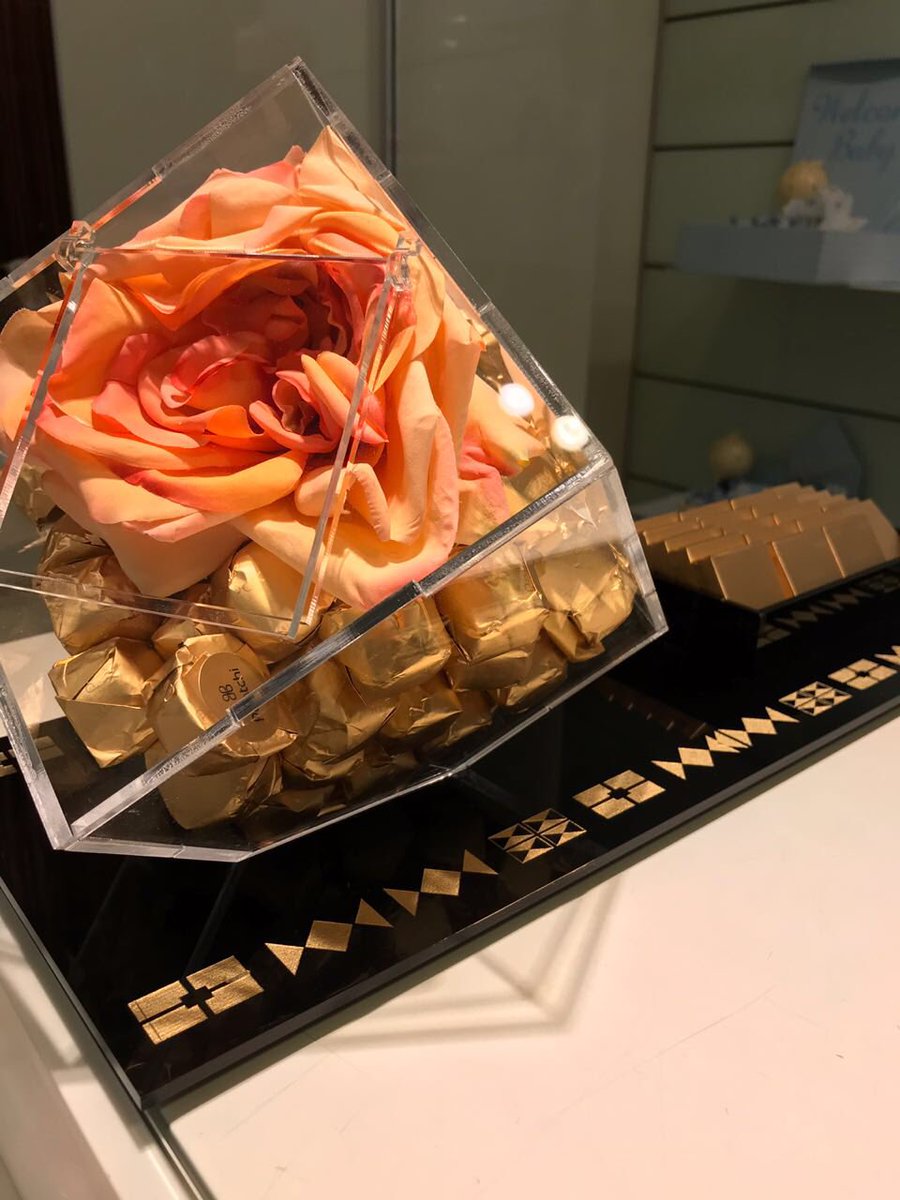 FlowersWorld3's tweet photo. جاهزه لتسليم الفوري بالرياض لطلب ٠٥٣١٩١٨٧٣٣ واتساب حياكم 😍🌹 https://t.co/Qcw3ZBitHZ