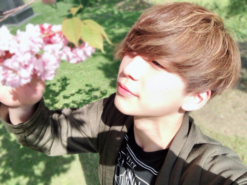Sapporo_a_'s tweet photo. 🐯FLASHSAPPOROメンバー紹介

〇いっすぃん
(@is_si0626 )
〇19歳
〇趣味はお米研ぐこと
〇 楽しくやっていきたいです！ https://t.co/MtDn9MK6gd