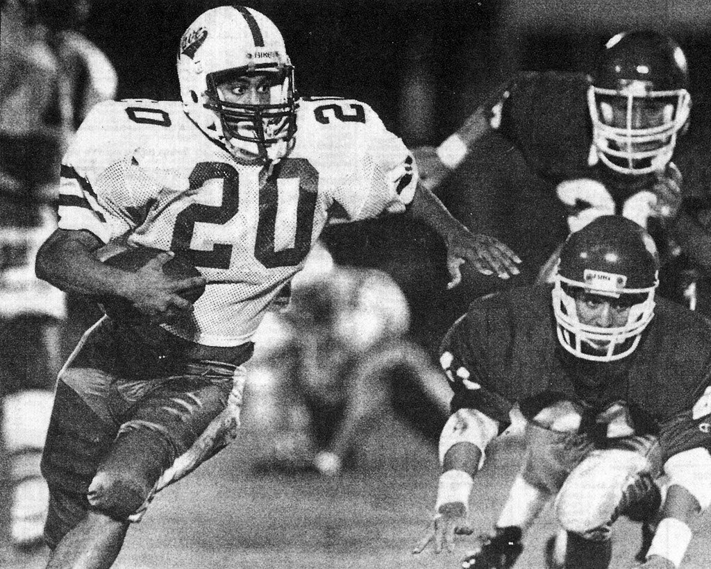 CoachSirianni's tweet photo. #ThrowbackThursday #AllAmercan-Parade #AllAmerican-SuperPrep #AllAmerican-USAToday #ClydetheGlideAllen @FortMyersHS @FMHSAthletics https://t.co/V2DNT1lIXV