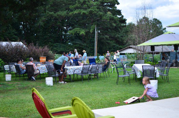 Blackberries for Everyone! Join us for our 2nd Annual Blackberry Festival in less than two weeks! Click for details and register now - mailchi.mp/irregardless/b…