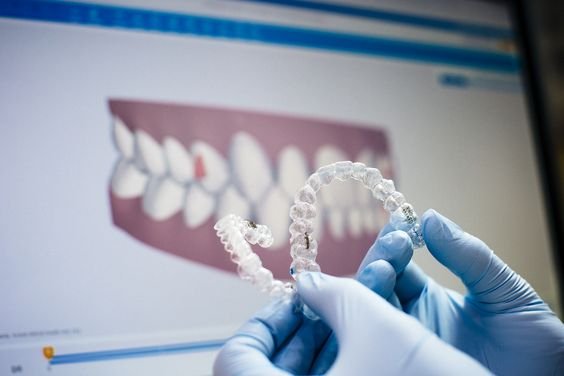 ImpressionsDen3's tweet photo. Wondering if you’re an ideal candidate for Invisalign clear braces? 
Call our office today on (242) 394-8600 or click here to schedule your free smile assessment: https://t.co/3wocvwOmaN 
#Invisalign #IdealCandidate #ClearBraces #InvisalignBahamas #InvisalignProvider #TopDentist https://t.co/XNKeqQKpXp