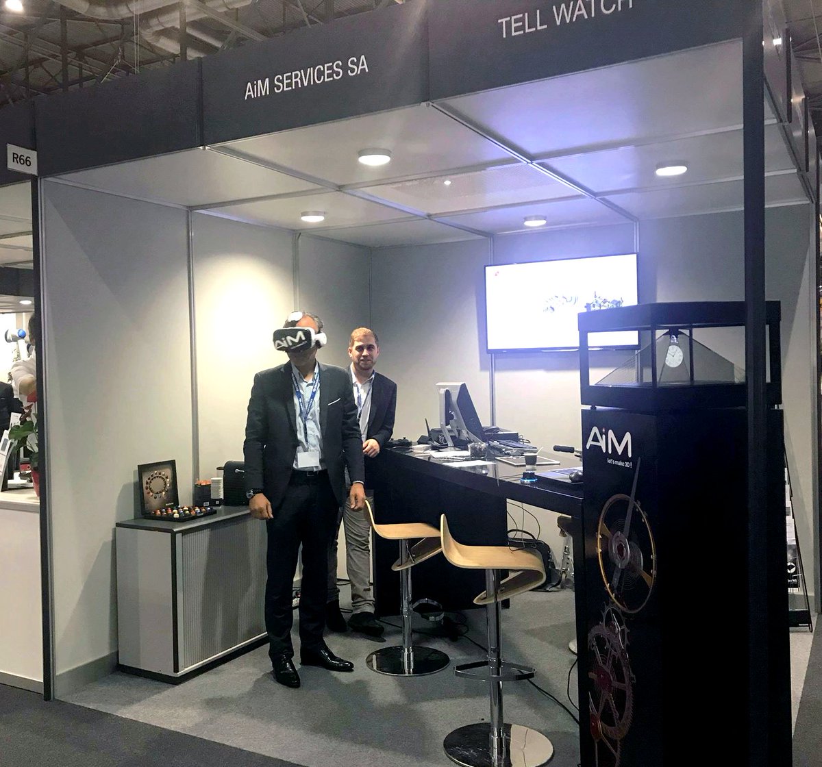 A l'occasion du salon de l'#EPHJ, AiM et l'équipe #TellWatch vous accueillent jusqu'à demain sur le stand R66 ! Ils répondront à toutes vos questions et se feront un plaisir du vous faire une démonstration de notre logiciel de #CAO "TellWatch".
Au plaisir de vous rencontrer !