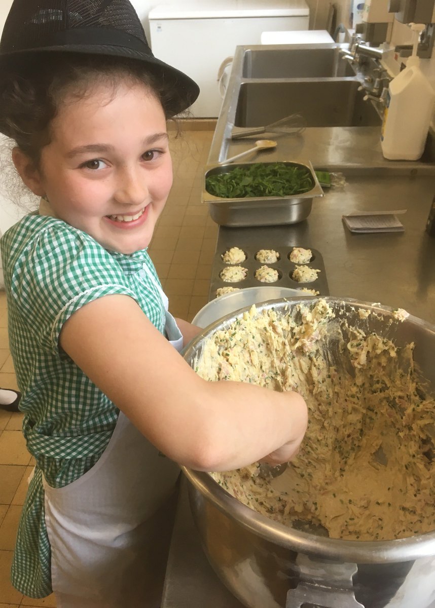 City_Catering's tweet photo. We've had two new chefs hard at work today. @City_Catering's Junior Chef of the Year 2018 Winner Mina was joined by Runner up Isabel. They created their dishes for pupils at their school to try. @StokeLearning @GreenwaysSOT  https://t.co/Rsi5TDpE6B https://t.co/OdkuNbnk6U