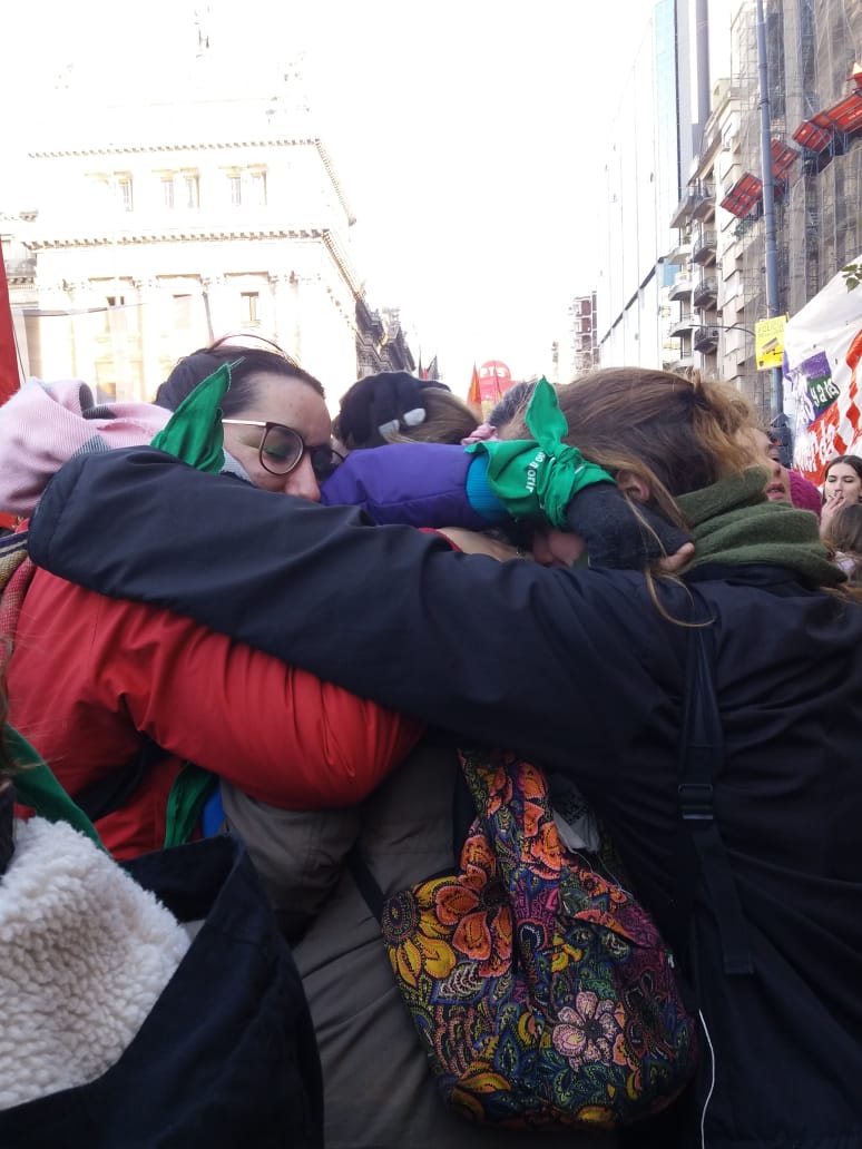 RevistaFurias's tweet photo. GANAMOS |
La Ley #IVE obtuvo la media sanción en Diputades. 
Estamos en el Congreso abrazades celebrando el logro de esta enorme lucha. Por nosotrxs y por lxs que no están. 
El feminismo va a vencer.
#ABORTOLEGALYA 
#AbortoSesiónHistórica https://t.co/JrgBHsaz8G