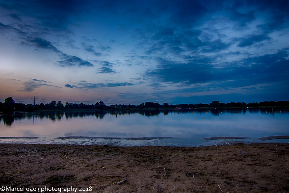 cairnwizzy's tweet photo. Genieten hier op @landalnl #stroombroek gisterenavond naar de plas geweest toen iedereen al op zijn bedje lag hier... https://t.co/9y296HY3I6