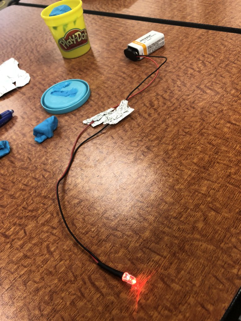 NeelySwygert's tweet image. PD with @MAallred creating circuits with @dpedstudio #makerspace #oneRCE