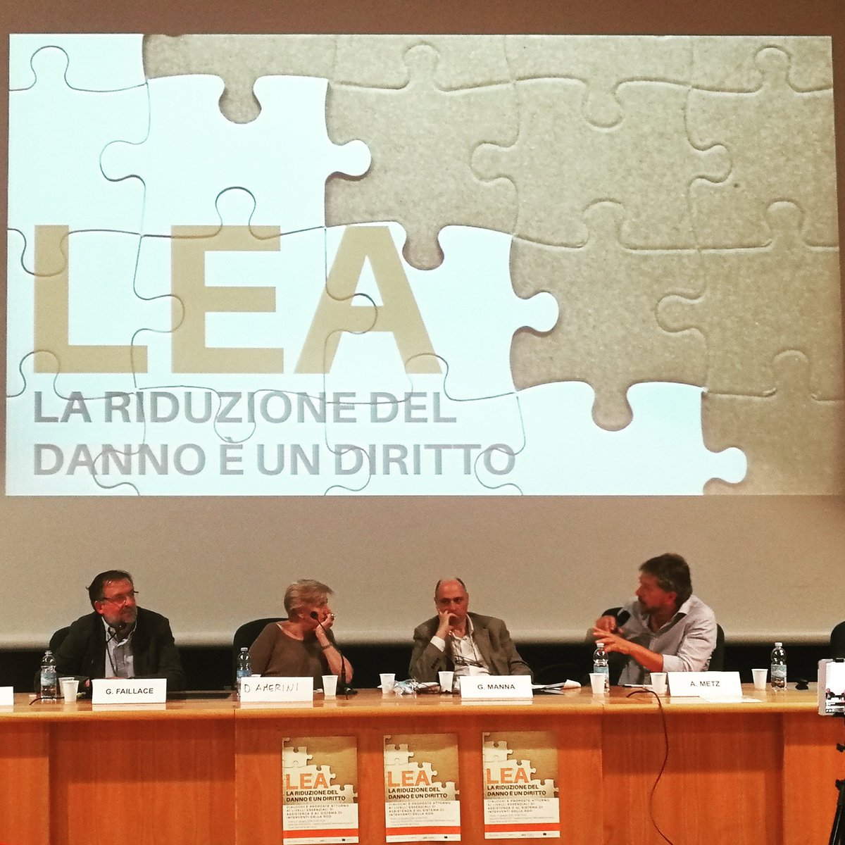 or_be_art's tweet photo. #Torino, LEA. La Riduzione Del Danno è un diritto. 
I LEA nei modelli operativi regionali della RDD. 
@LegacoopN @peppemanzo @AlessandroMetz 
#droghe #diritti https://t.co/q2yRGBTjrN