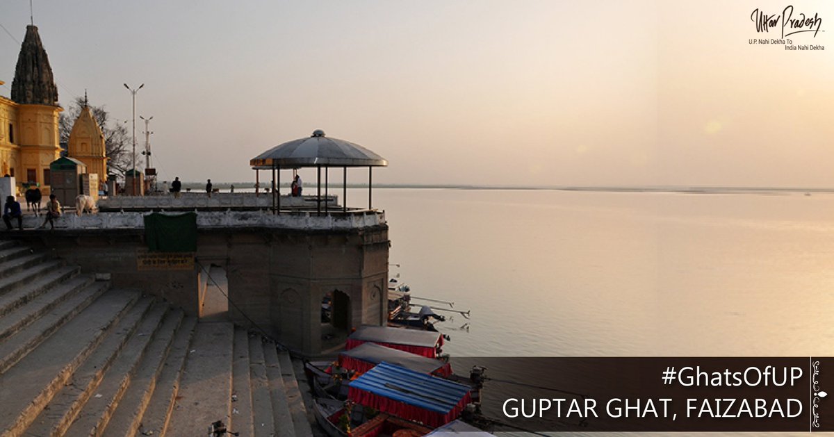 uptourismgov's tweet photo. Guptar Ghat on the bank of River #Saryu is believed to be the spot where Lord Rama took Jal Samadhi. It comprises a series of well-maintained Ghats built by Raja Darshan Singh in the 19th century. #GhatsOfUP https://t.co/2sXuAJuqev