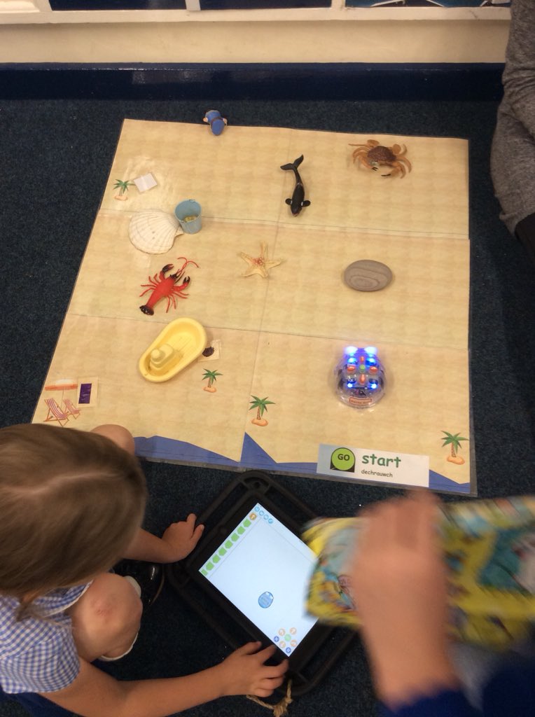 CoedGlas2024's tweet photo. We have been having so much fun using our new Blubots today! #remotecontrol #DCFRprogramming #CoedGlasCLRN https://t.co/SjCLyBq1Jq