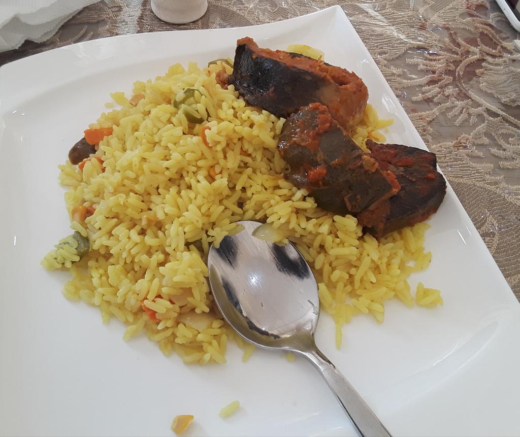 Anyone craving lunch yet? .
.
#IlorinFoodie #Foodie #sundayrice #healthy #TagAFoodie #TagUs #GoodMealsServedRight #Restaurant #CateringServices #MondaysToSundays #HomeAndOfficeDeliveries
#PrinceJojos #Unilorin