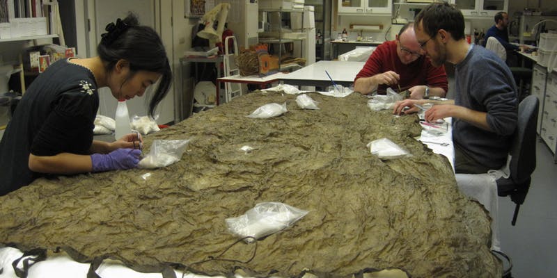 Pitt_Rivers's tweet image. Sign up for one of the free Walrus Sails &amp;amp; Sausage Skins sessions, a rare opportunity to see a sail made from dried walrus intestine from an Inuit women's boat &amp;amp; take the opportunity to talk to the #conservation team about work on this special material bit.ly/2kYgcTw