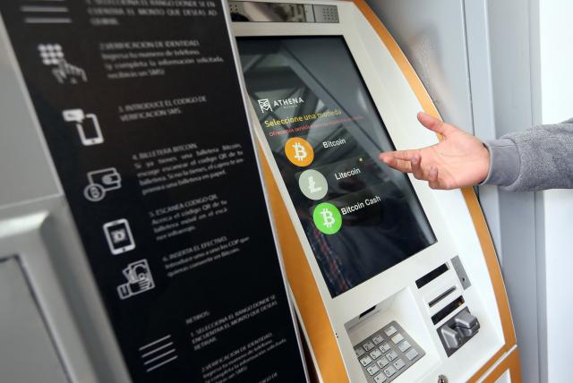 maurotov's tweet photo. Colombia: Otro caso Uber ahora en el sector financiero. La banca privada y el estado cierran la puerta a tecnologías que son alternativa a la banca tradicional por "prevención"

Primera acción de banca comercial contra plataforma de criptomonedas https://t.co/f5GuSOBHe2 @eltiempo https://t.co/o7hhtp65nz