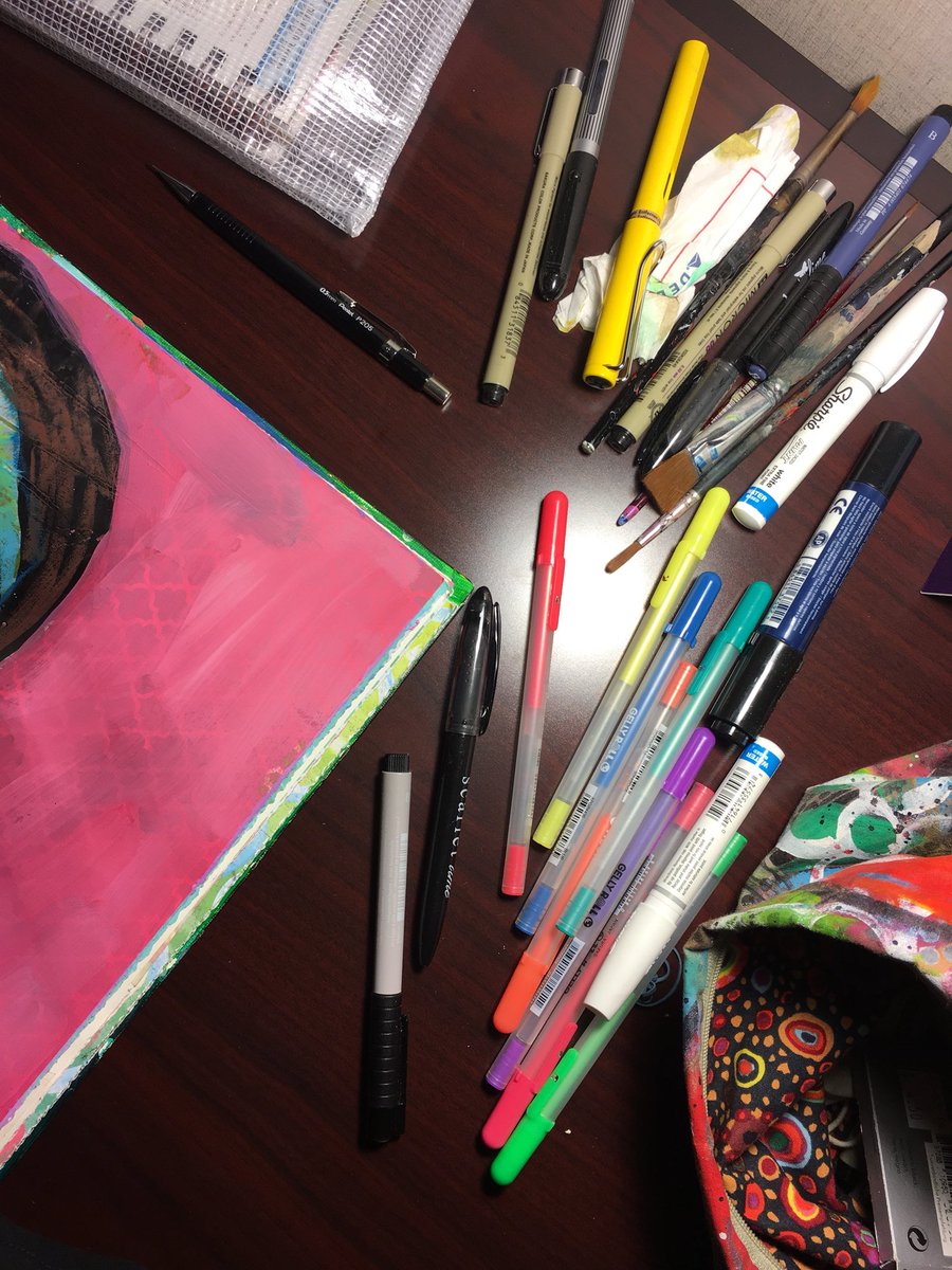 BalzerDesigns's tweet photo. Just a few of the pens from my travel bag. #ilikepens #100daysofArtTweets https://t.co/sjqFFsHwWZ
