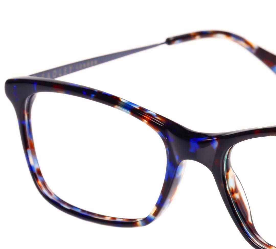 Inspecs's tweet image. Radley’s vibrant mineral blue tort in a feminine square silhouette is a summer statement. 
#radleylondon #titaniumeyewear #inspecs #eyewear #britishdesign