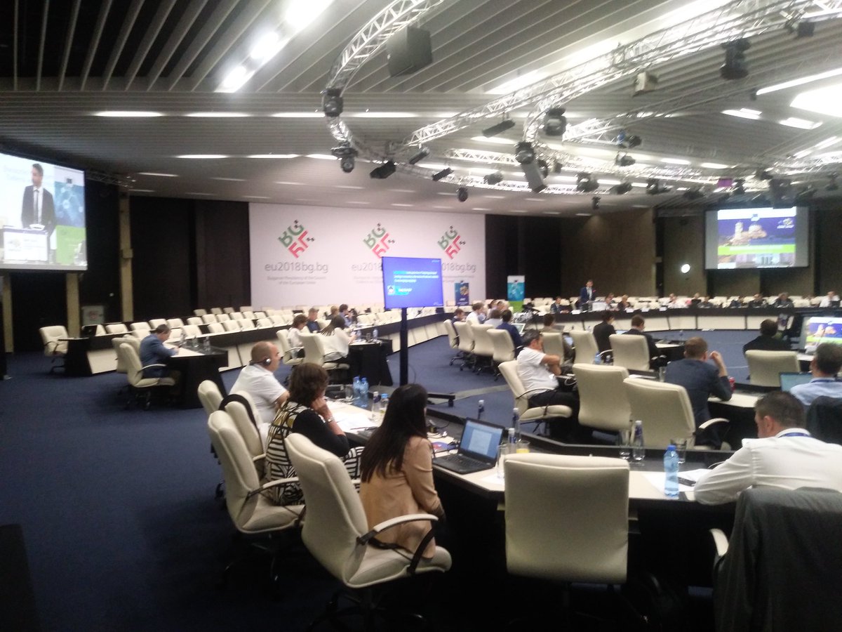 InteroperableEU's tweet image. How is the blockchain cadaster doing? Joins #semic2018 discussions online and learn it with Jacques Via from @Het_Kadaster: livestream.com/streaming/semi…