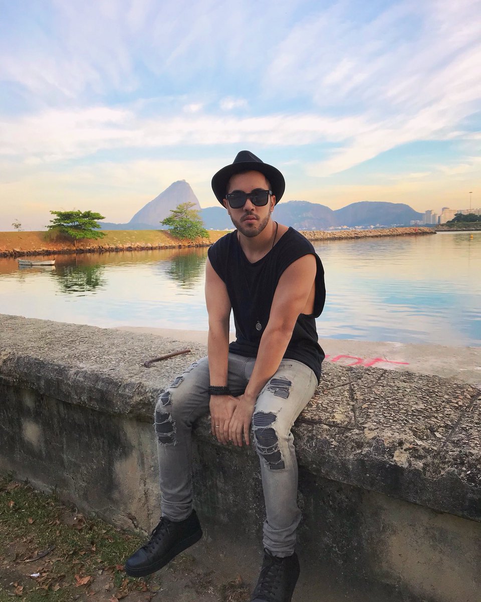 “Quando eu te encontrar vou te levar pra ver o Rio da minha janela” 🎶☀️