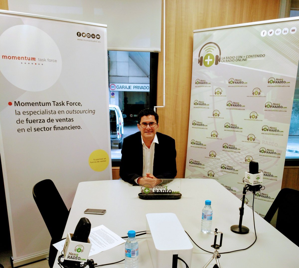 MasQUEunaradio's tweet photo. Y seguimos en la zona radio del evento entrevistando a Carlos Ceruelo, CEO de @BilliBFinance y socio de @everis
Atentos a la programación que os colgaremos todo!!
#masqueunaradiofintech
#ceufintech https://t.co/DuV553Eit0