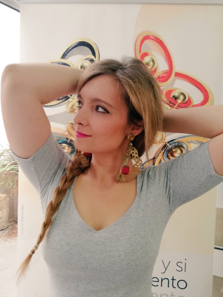 TrinitranHappy's tweet photo. "Cuando una mujer es todo terreno, lo que sobra son caminos".
La fuerza y la pasión del flamenco en nuestros #complementos y una opción para tus eventos de verano.
➡️ https://t.co/nBhb6BLsav
#moda #fashion #Tendencias #EstiloyModa #FelizJueves #followback #trinitran #marketing https://t.co/P7xcI3XieR