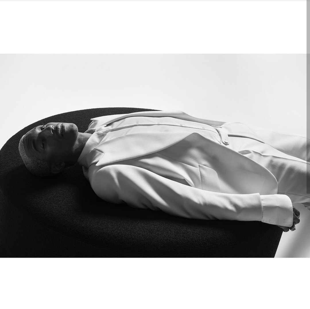 OnoBello's tweet photo. #OBEditorials
#VogueItalia relaunches L'uomo Vogue with the stylish #PharellWilliams on the cover in outfits styled by #MichaelPhilouze
Photo: #BrigitteLaCombe
#OnoBello #OBCelebrities #OBFashion #editorials #celebrities #fashion #style #celebritystyle #celebrityfashion https://t.co/E5hawMDPJL