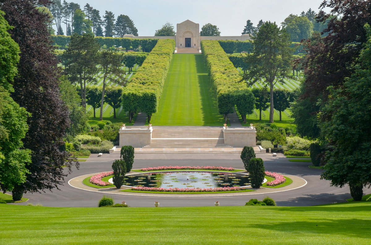 blogvoyagesfr's tweet photo. Mes premières photos de notre week-end #AuCalme. 
Le cimetière américain de Romagne-sous-Montfaucon où reposent 14000 soldats américains. @PartonsAuCalme https://t.co/hLPdSCmF9a