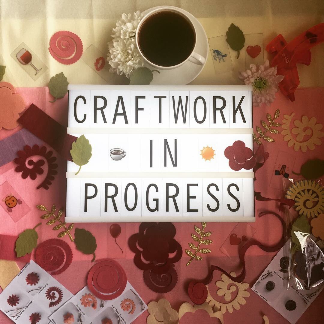 ZenLifeLtd's tweet photo. Trying my hand with felt flowers. This is fun! ๐ธ๐บ๐น๐ท๐
#homedecor #giftidea #cinemalightbox #lightupsign #zenlife #giftforher #housewarmingpresent #housewarminggift #lightupbox #lightbox #homedecoration #homedesign #smallbusinessowners #giftformyself #feltflowers #craftbuzz https://t.co/WZLfOHfTTb