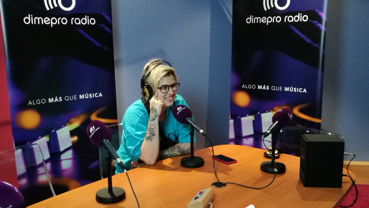 cuestiondmedios's tweet photo. Ya en directo #entrevista @melomoreno en @dimeproradio hablando de su nuevo single #SadGirl que sale mañana😃 https://t.co/JKfCnVffLY
