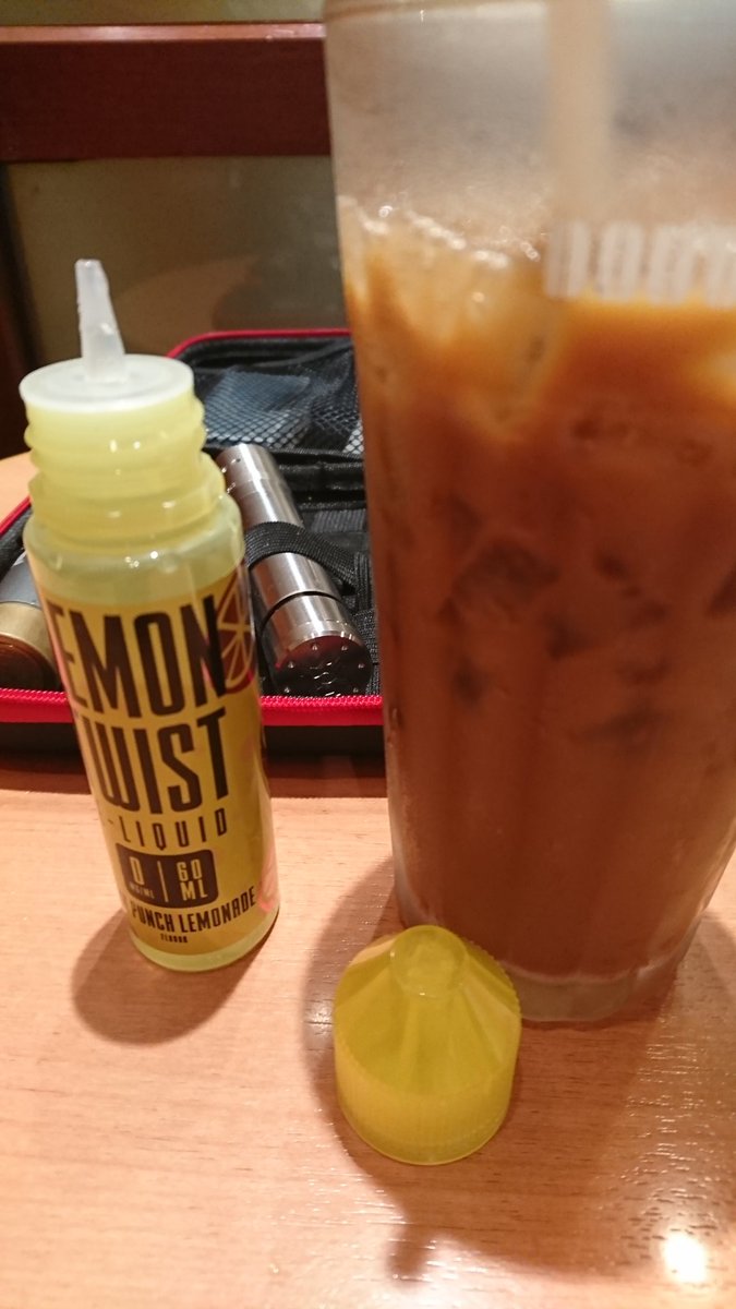 041892foxday's tweet image. ドトールコーヒーなう。お供は最近、お気に入りのこいつ‼️#vape好きな人と繋がりたい #lemontwist #ドトール