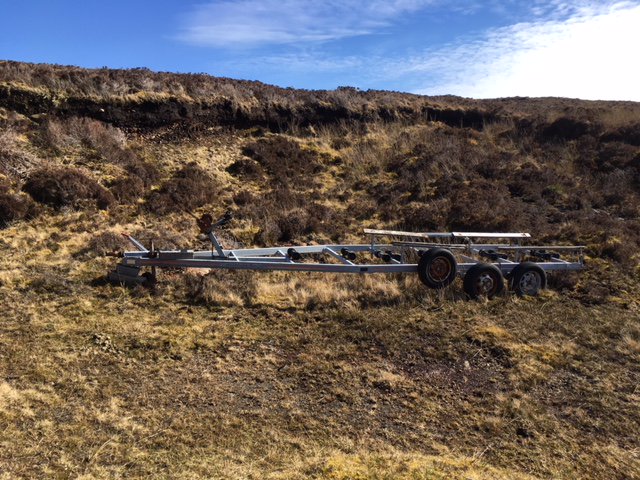 sbs_trailers's tweet photo. We had a gentleman pop in regarding his R4/2000B which was 17 years old! Even though the running gear needed a bit of TLC the original SBS Chassis was in perfect condition! This is why we offer a lifetime warranty on our fully welded chassis' #ThursdayThoughts #followthestripe https://t.co/8JEBWK4jAg