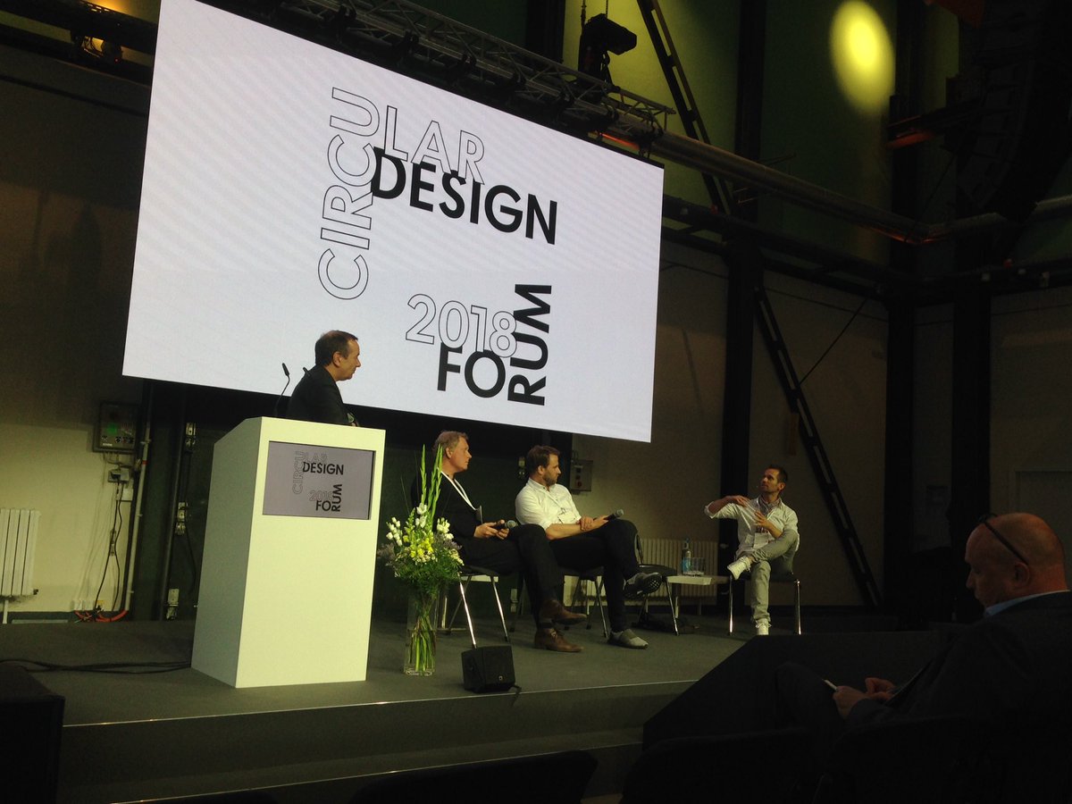 idzberlin's tweet photo. Businesses and users need to change the mindset - from competition to cooperation, from products to leases, from value chains to circles. @ArndtPechstein #CircularDesignForum https://t.co/rCWtSYgAh0