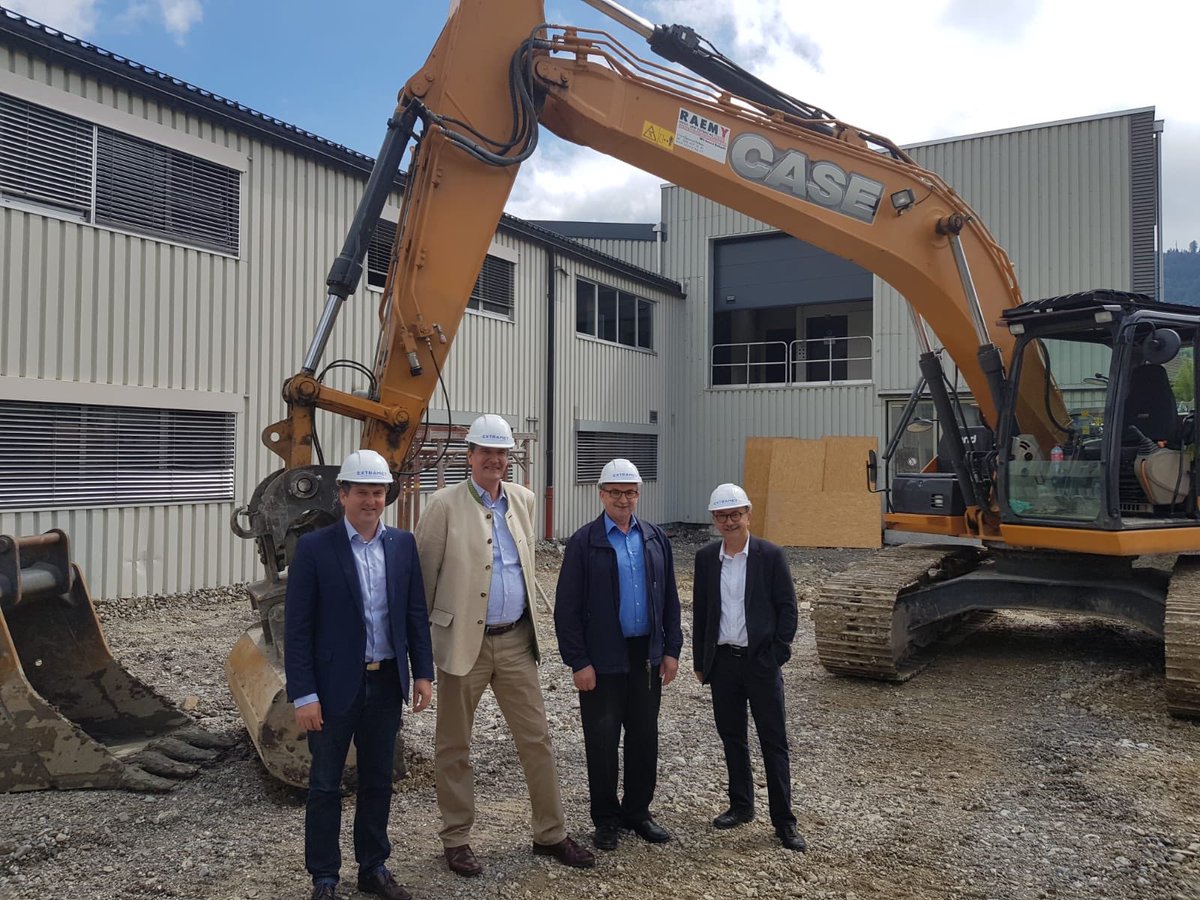 promfr's tweet photo. Coup de pioche chez #Extramet à Planfayon pour un projet d’extension. 20 à 30 nouveaux emplois à la clé. https://t.co/zsTFqkuGk0